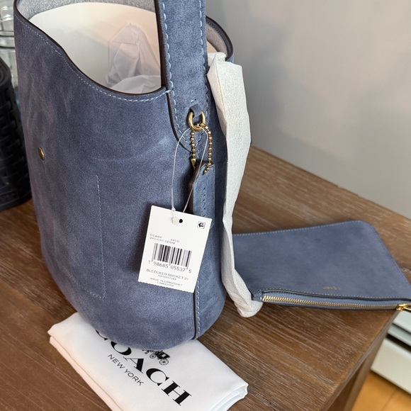 Coach Bleecker Bucket 21 - Picture 4 of 5